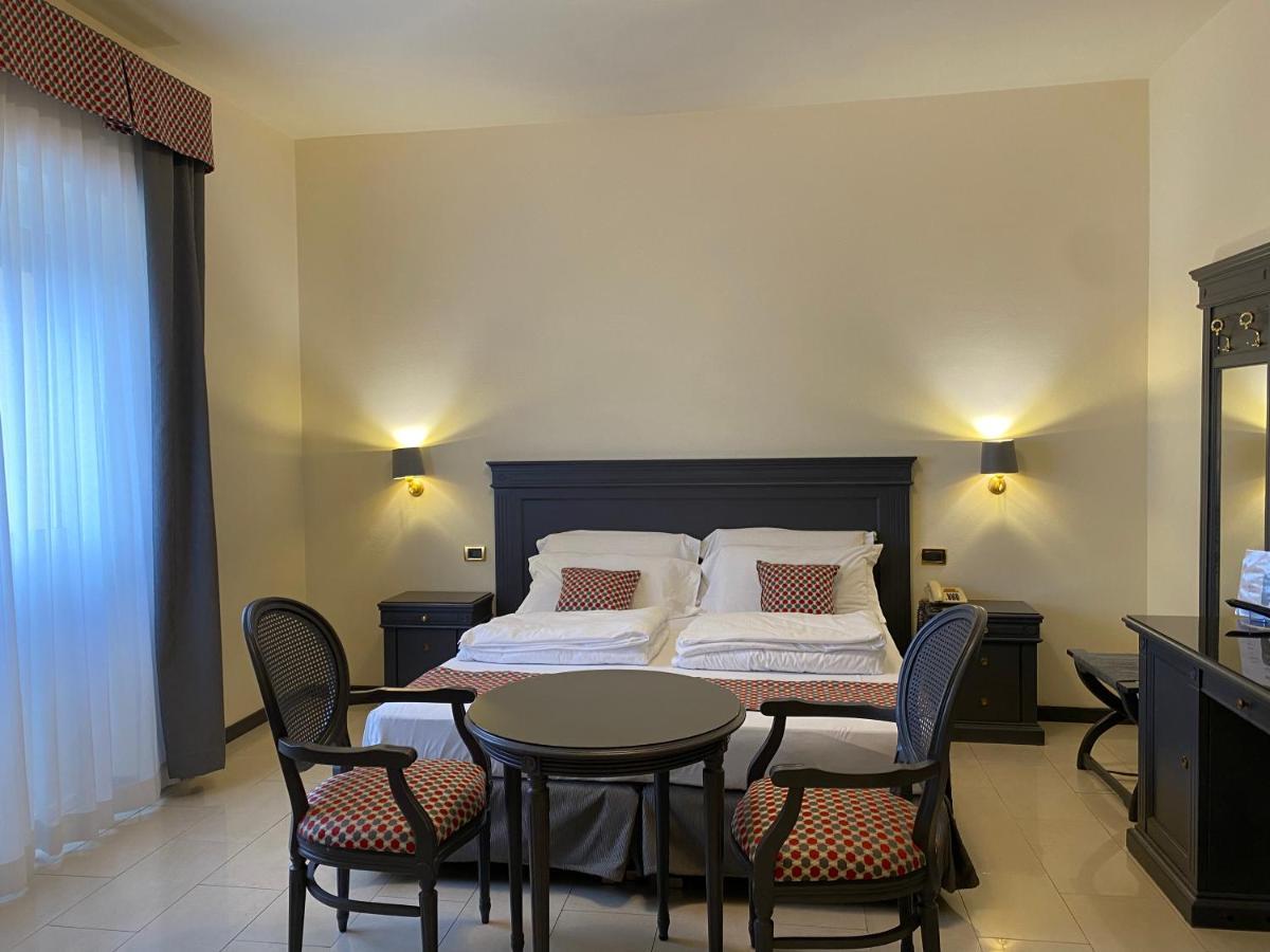 Hotel Estee ديسينسانو ديل غاردا المظهر الخارجي الصورة