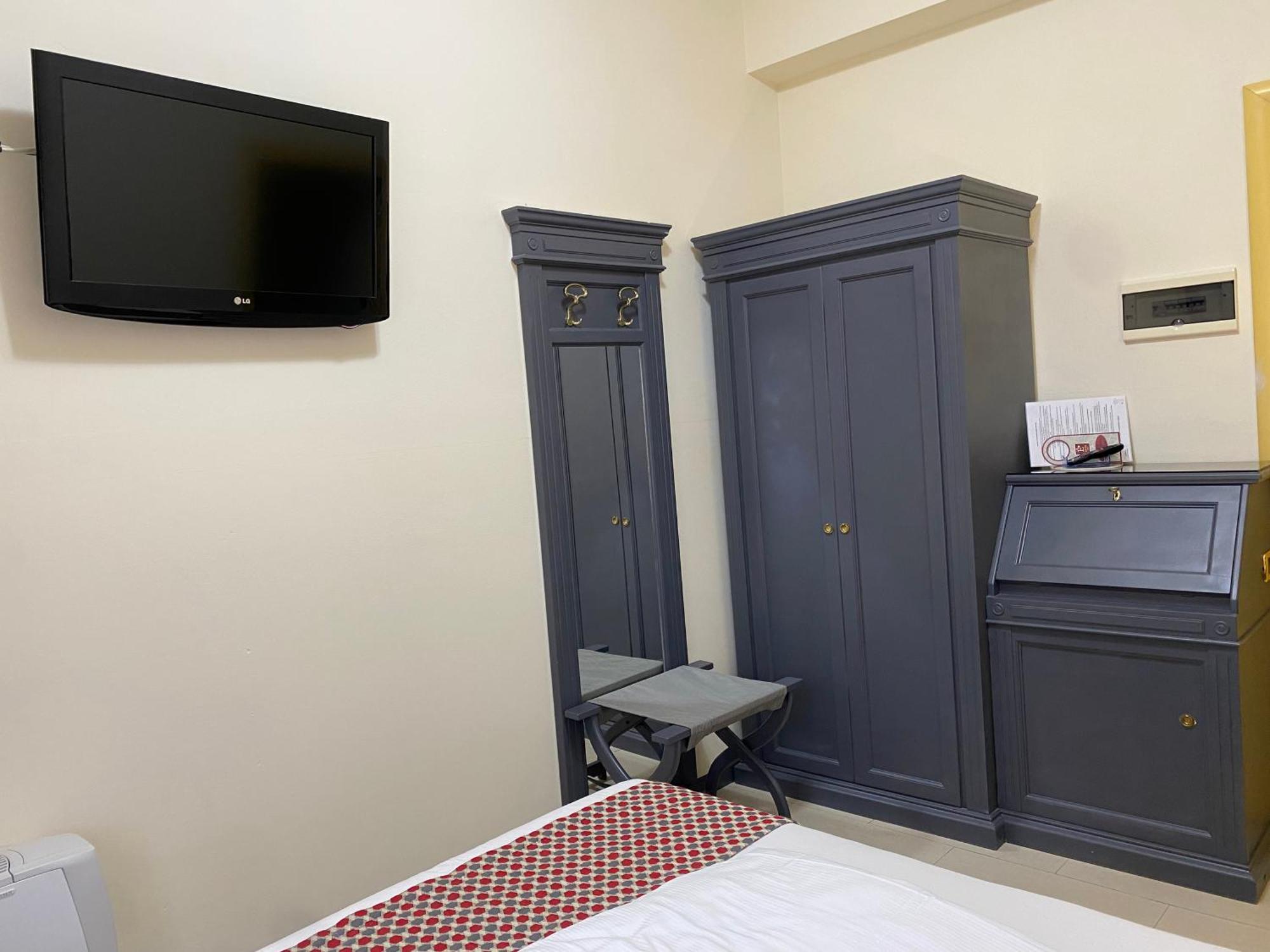 Hotel Estee ديسينسانو ديل غاردا المظهر الخارجي الصورة