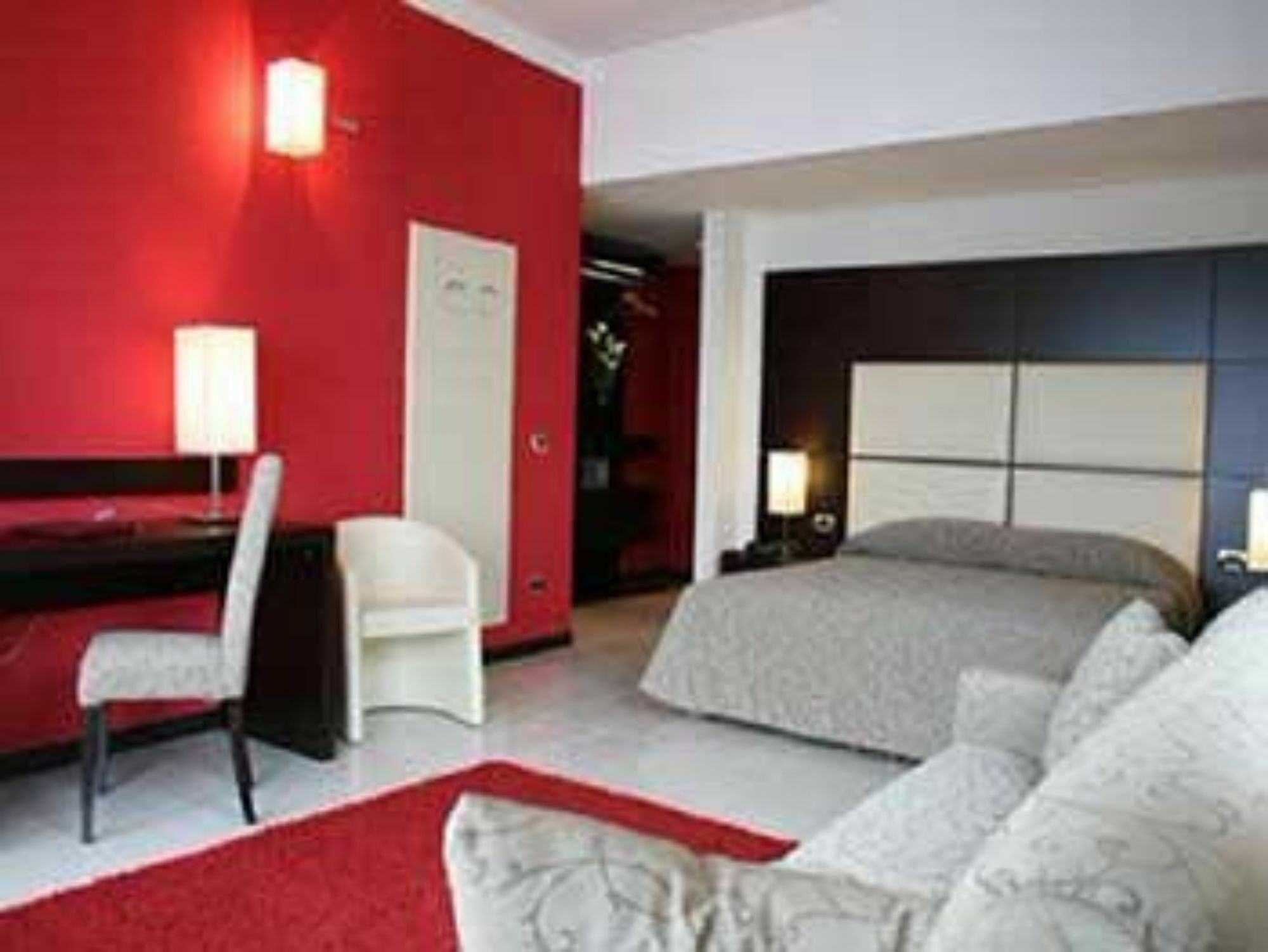Hotel Estee ديسينسانو ديل غاردا المظهر الخارجي الصورة